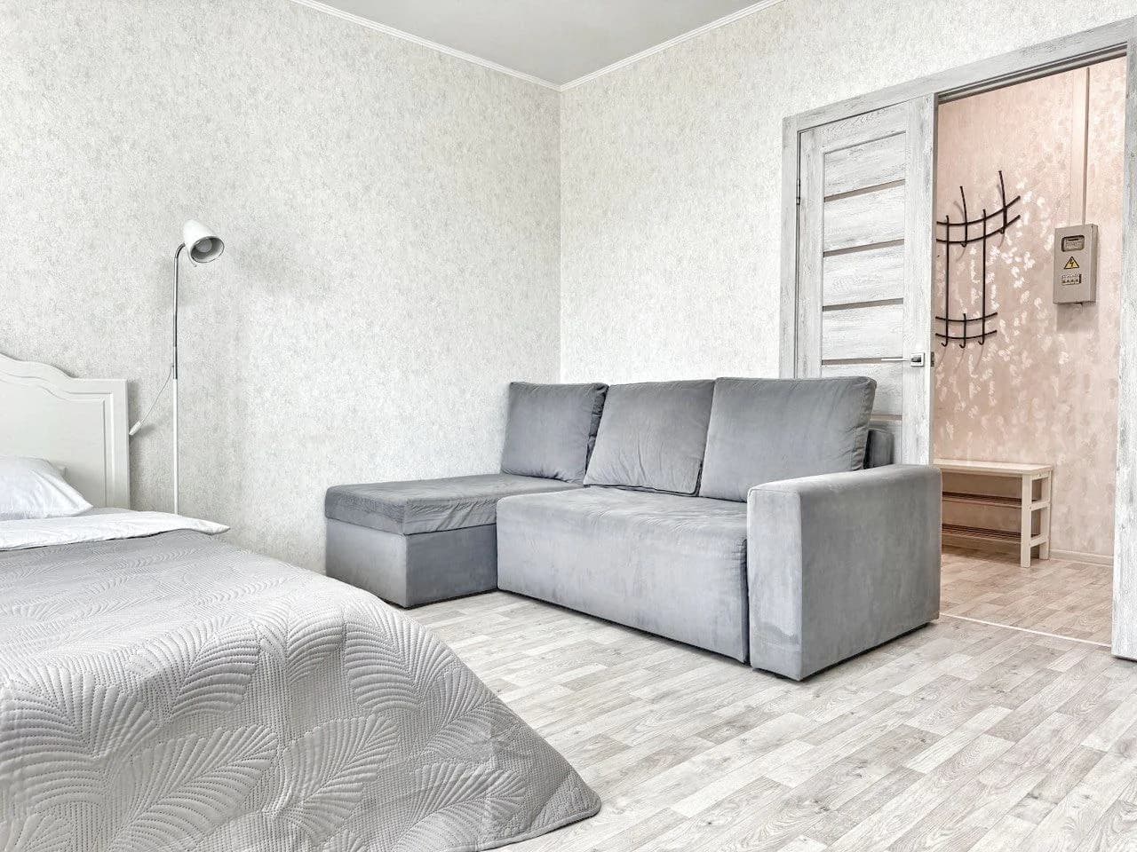 Аренда просторной 1-к квартиры в Челябинске на Тополиной аллее рядом с ЛА «Трактор» посуточно 3