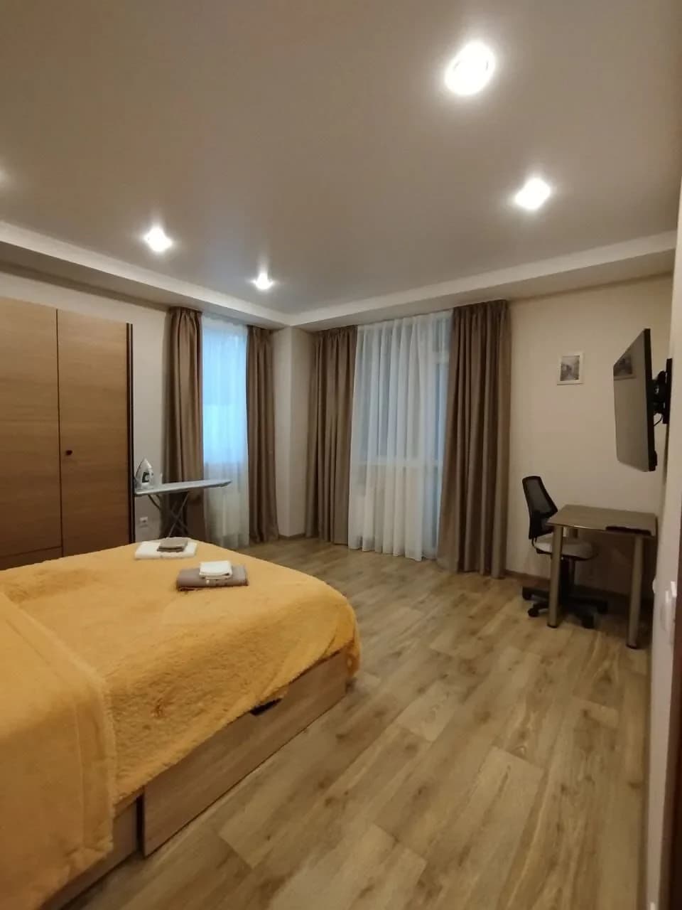 Снять квартиру посуточно в Севастополе у Херсонеса (ул Ерошенко 9)