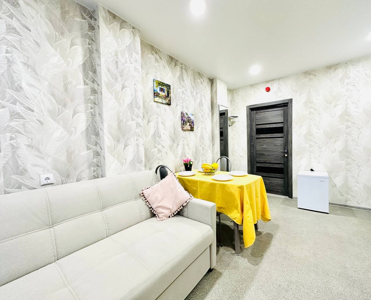 Снять студию в Ноябрьске у сквера Геологов и ТЦ «Арктика» посуточно 1